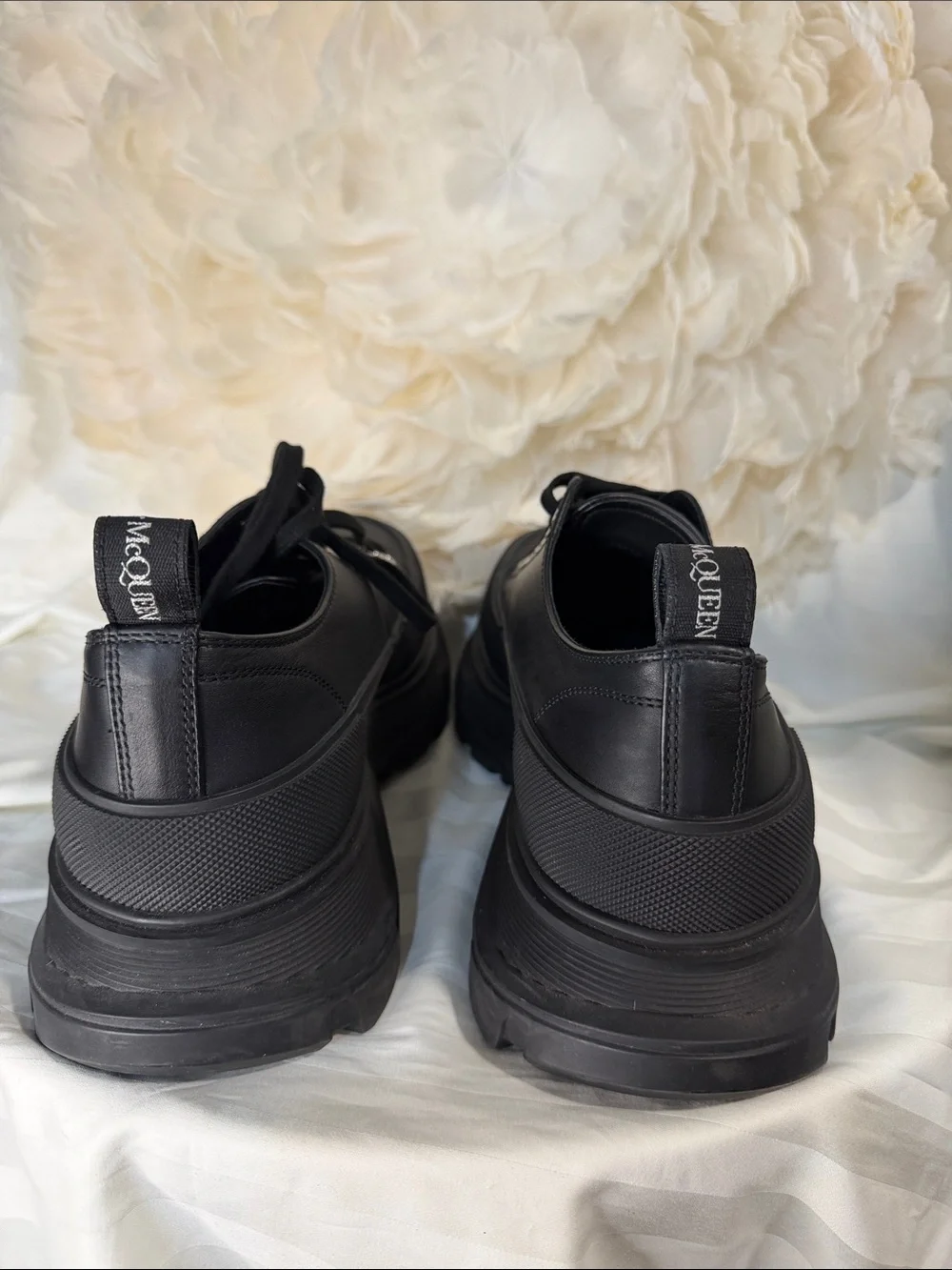 Alexander McQueen Black Low-Top Lace-Up Platform Sneakers